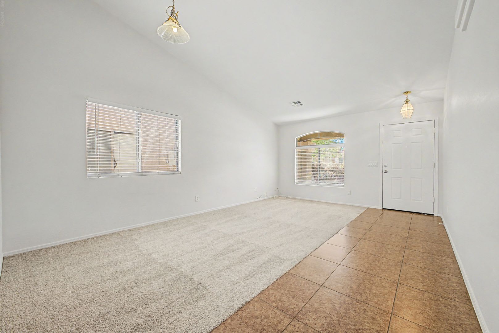 Remodeled 4 Bedroom El Mirage Home for Rent! – photo 5