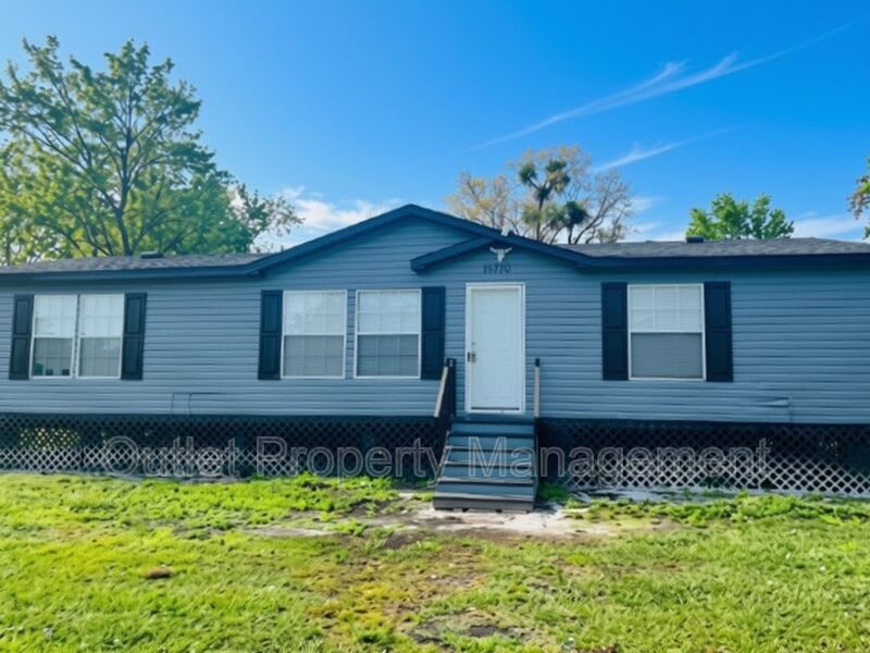 15710 Bermuda St – photo 2