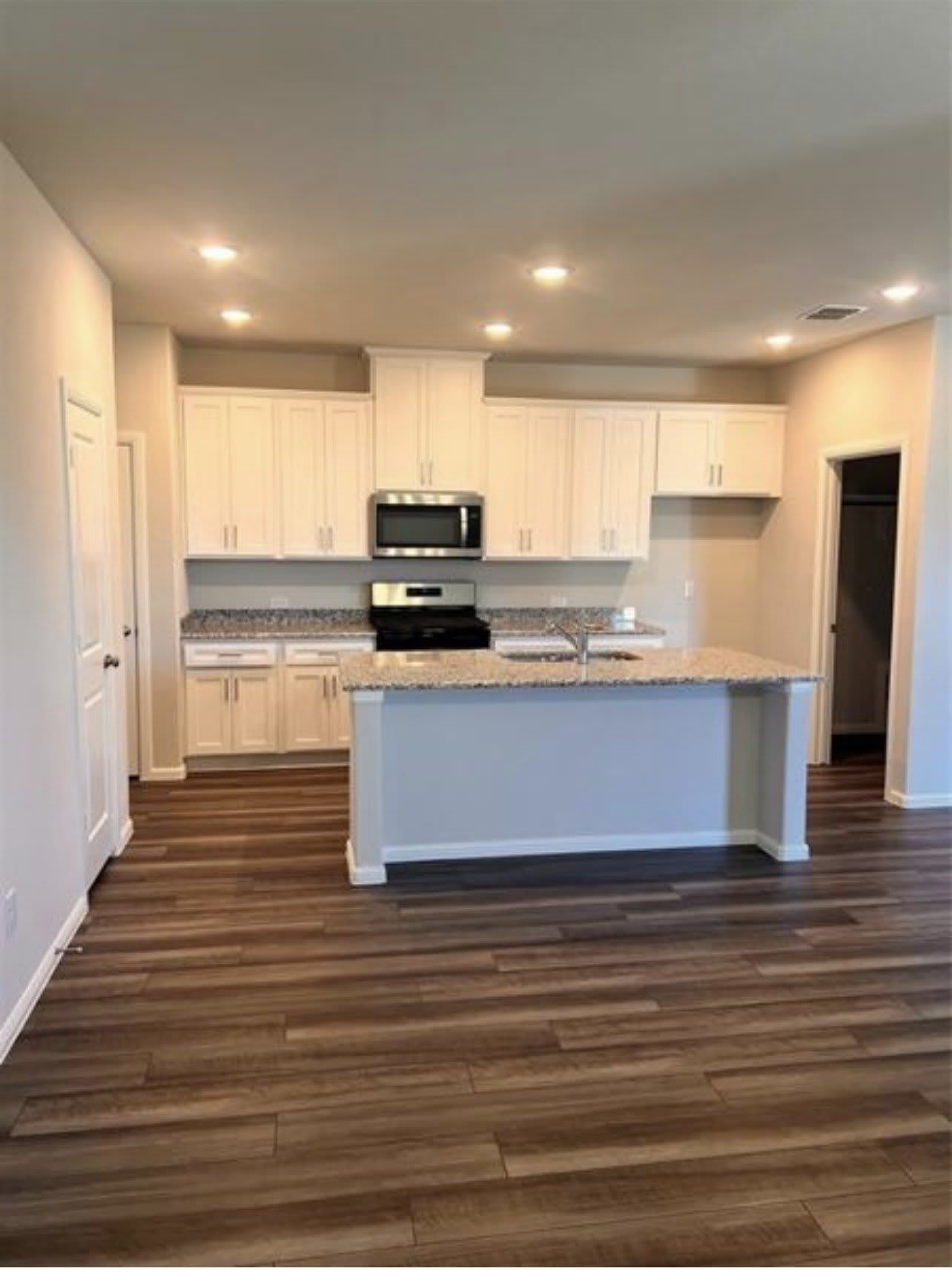 900 Portina Drive – photo 5