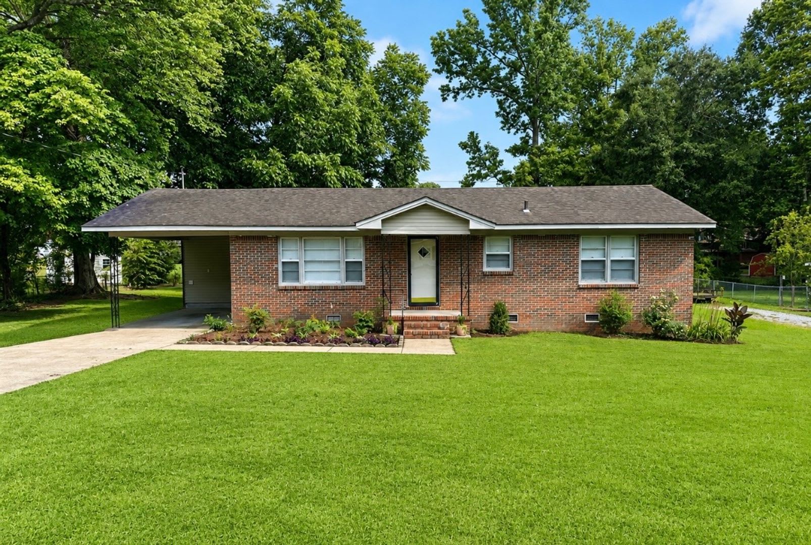 407 Pecan Street – photo 1