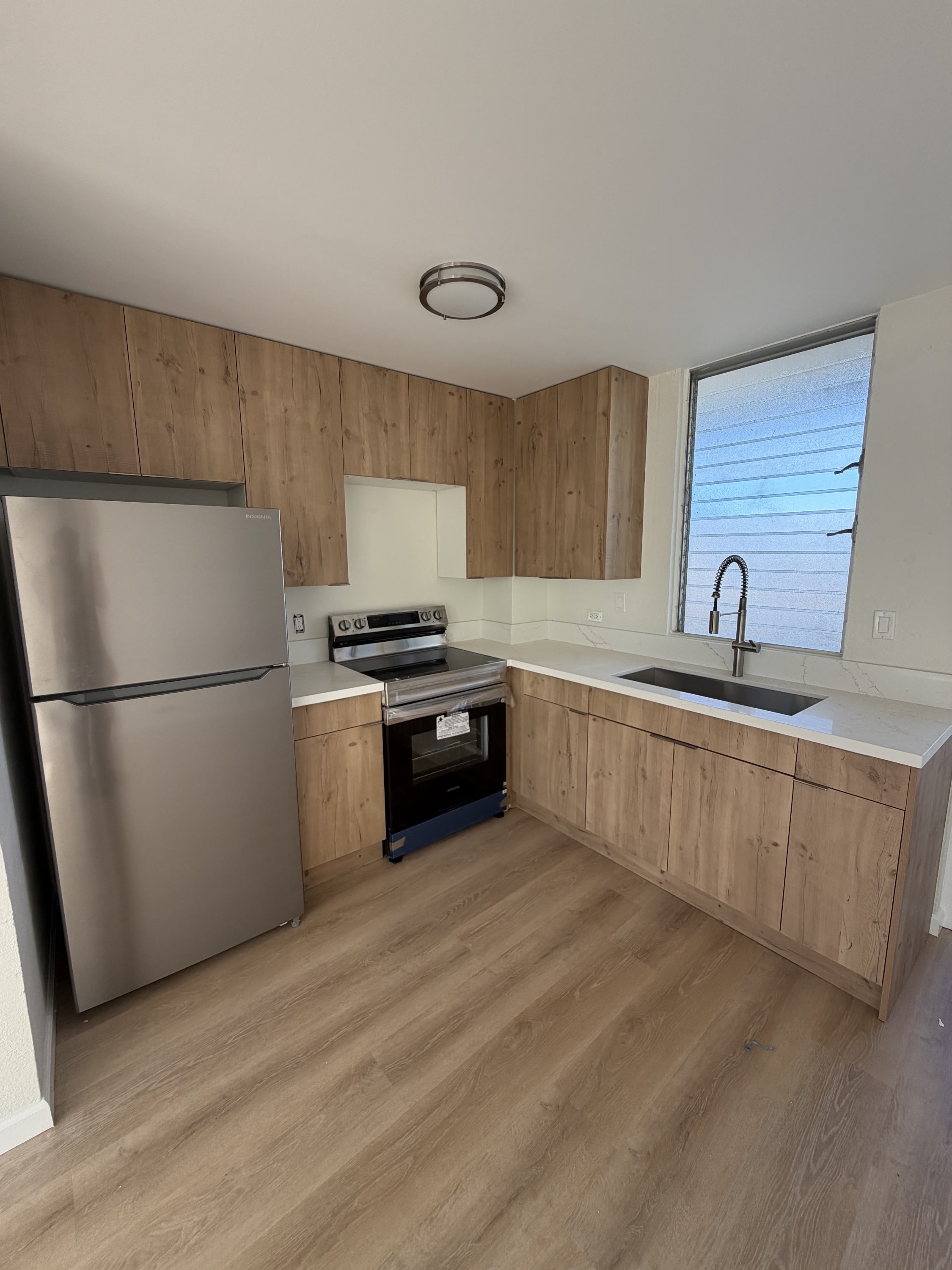 910 Factory Street – photo 1