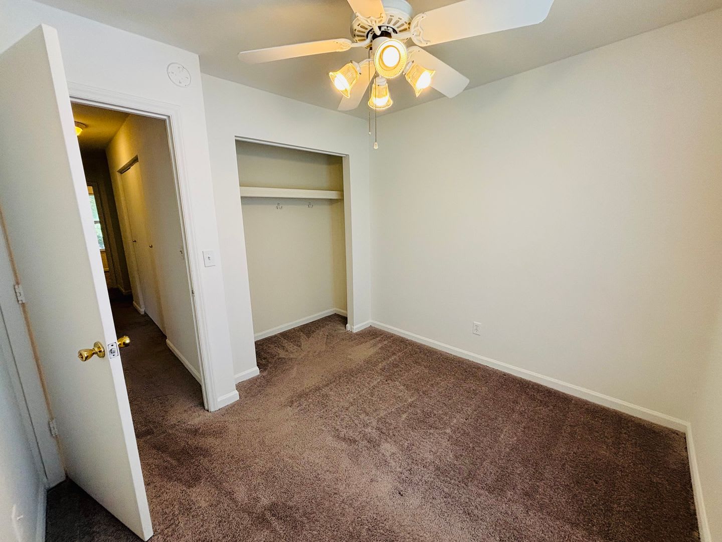 4 Bedroom 2.5 Bath Townhouse – photo 4