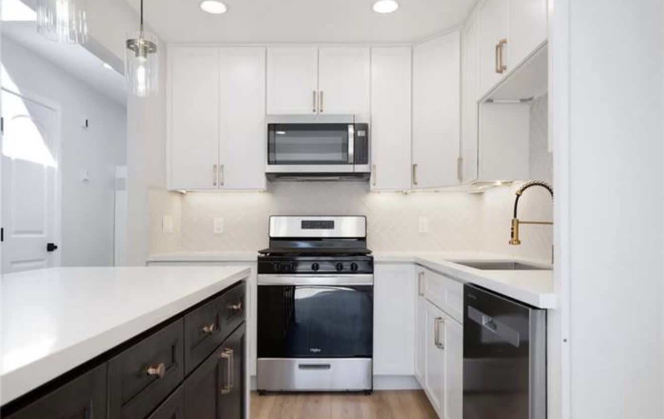 1001 W Stevens Ave Unit 201 – photo 1