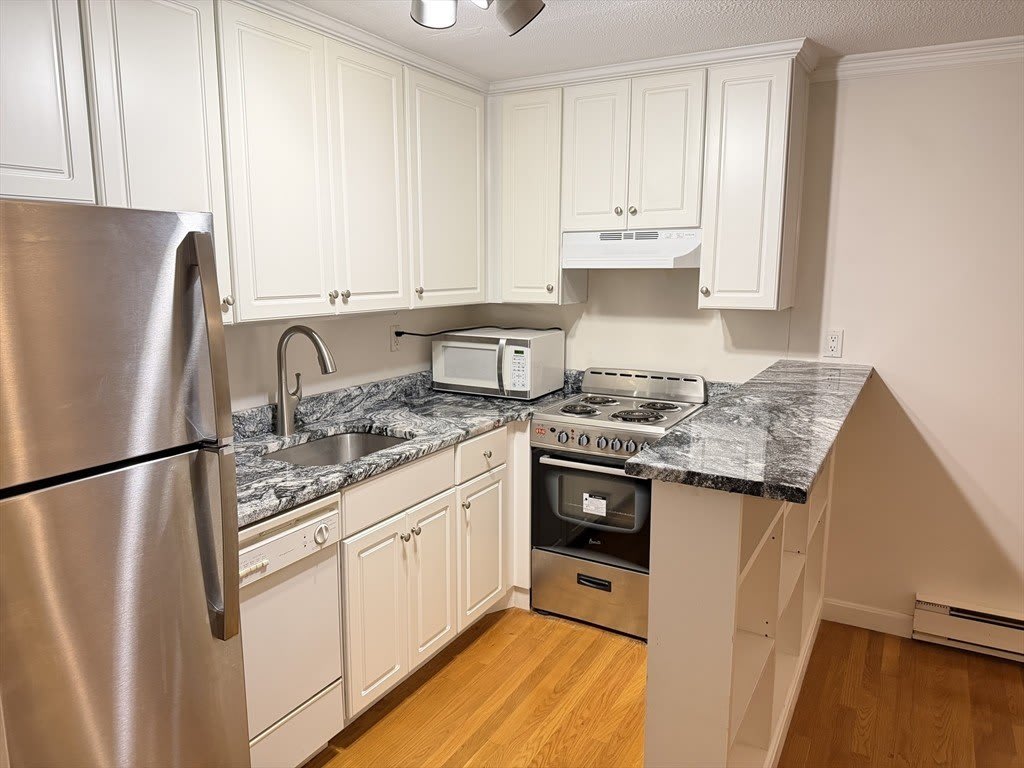 1691 Cambridge St – photo 2