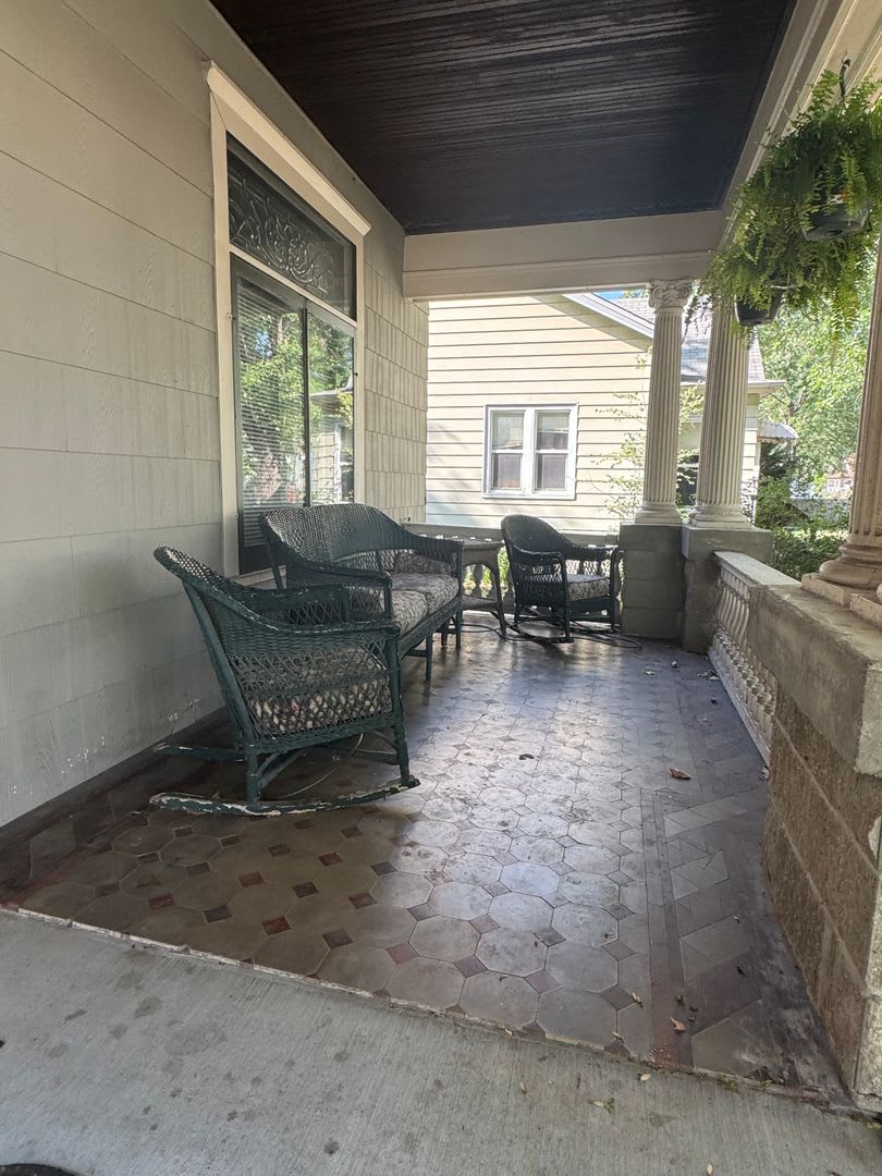 2526 Polk St NE – photo 3