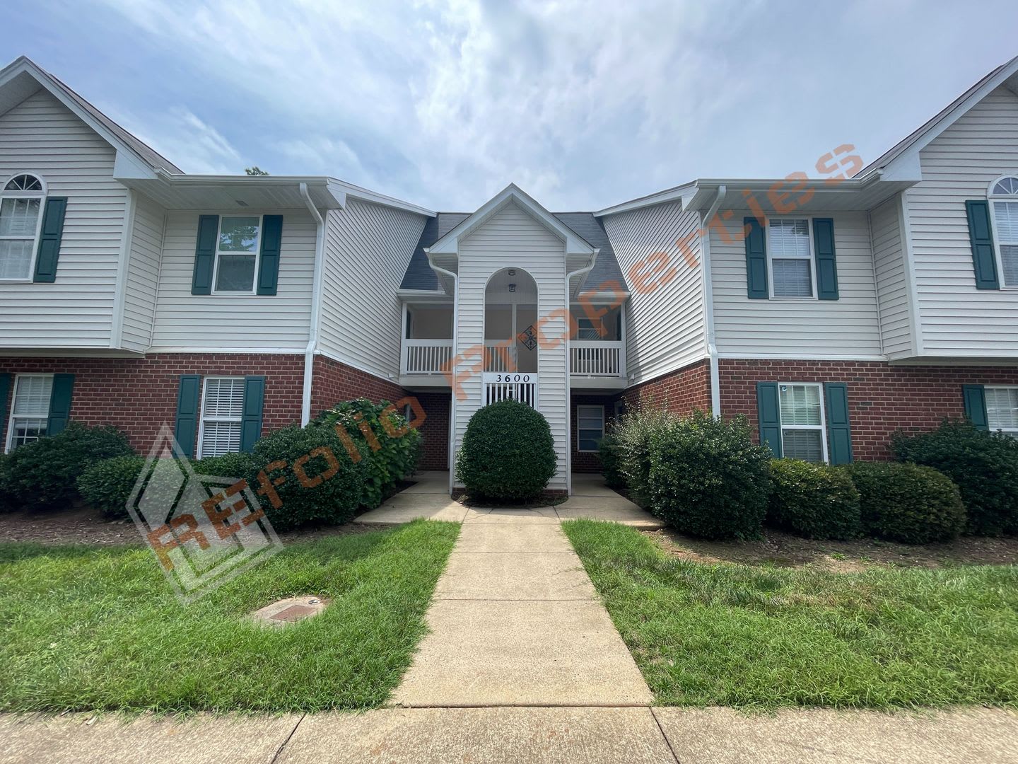 Great Location 2Nd Floor Condo With 2 Bedrooms 2 Bathrooms In Wellington Ridge Community Cary Available October 7Th – photo 1
