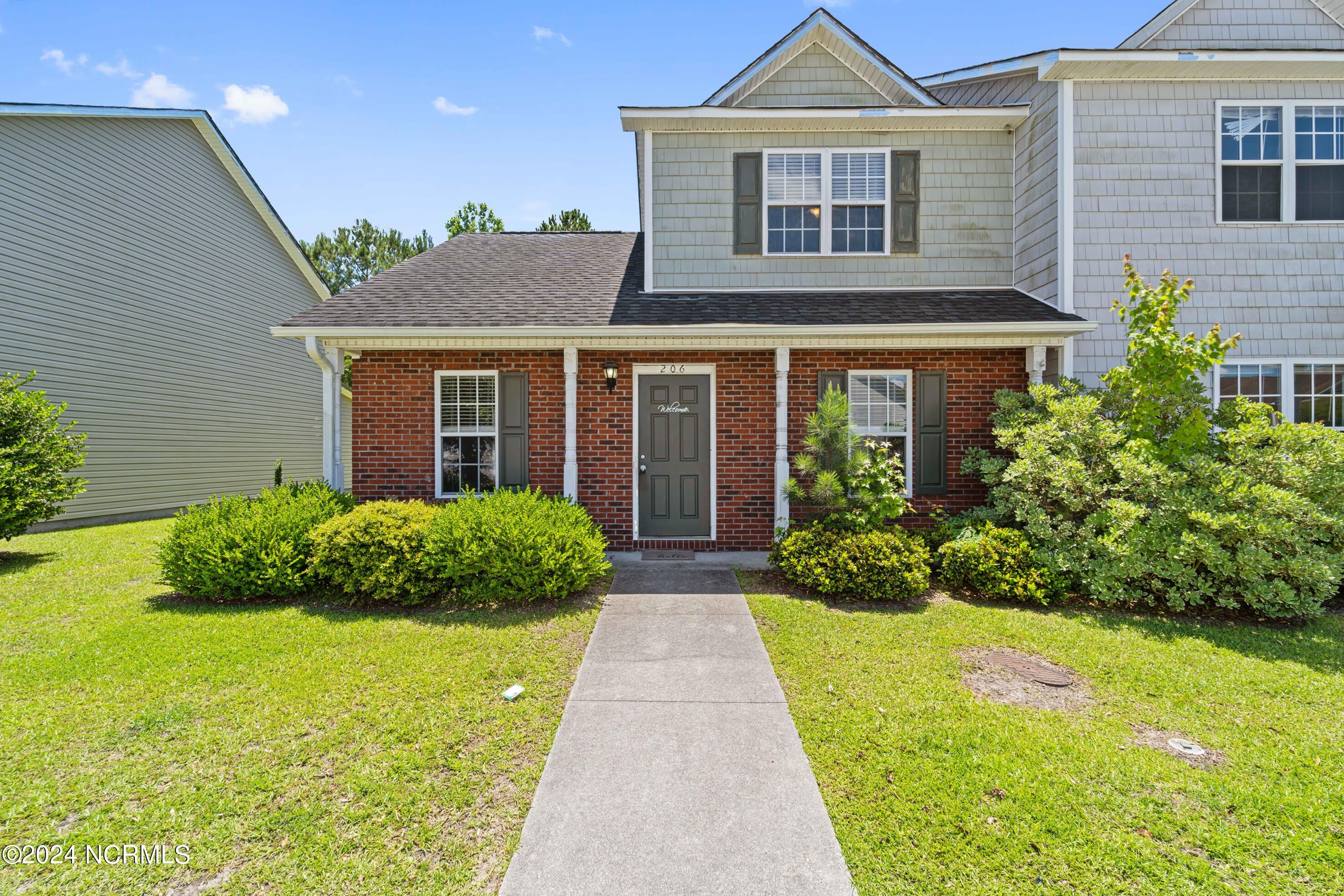 206 Streamwood Drive – photo 1