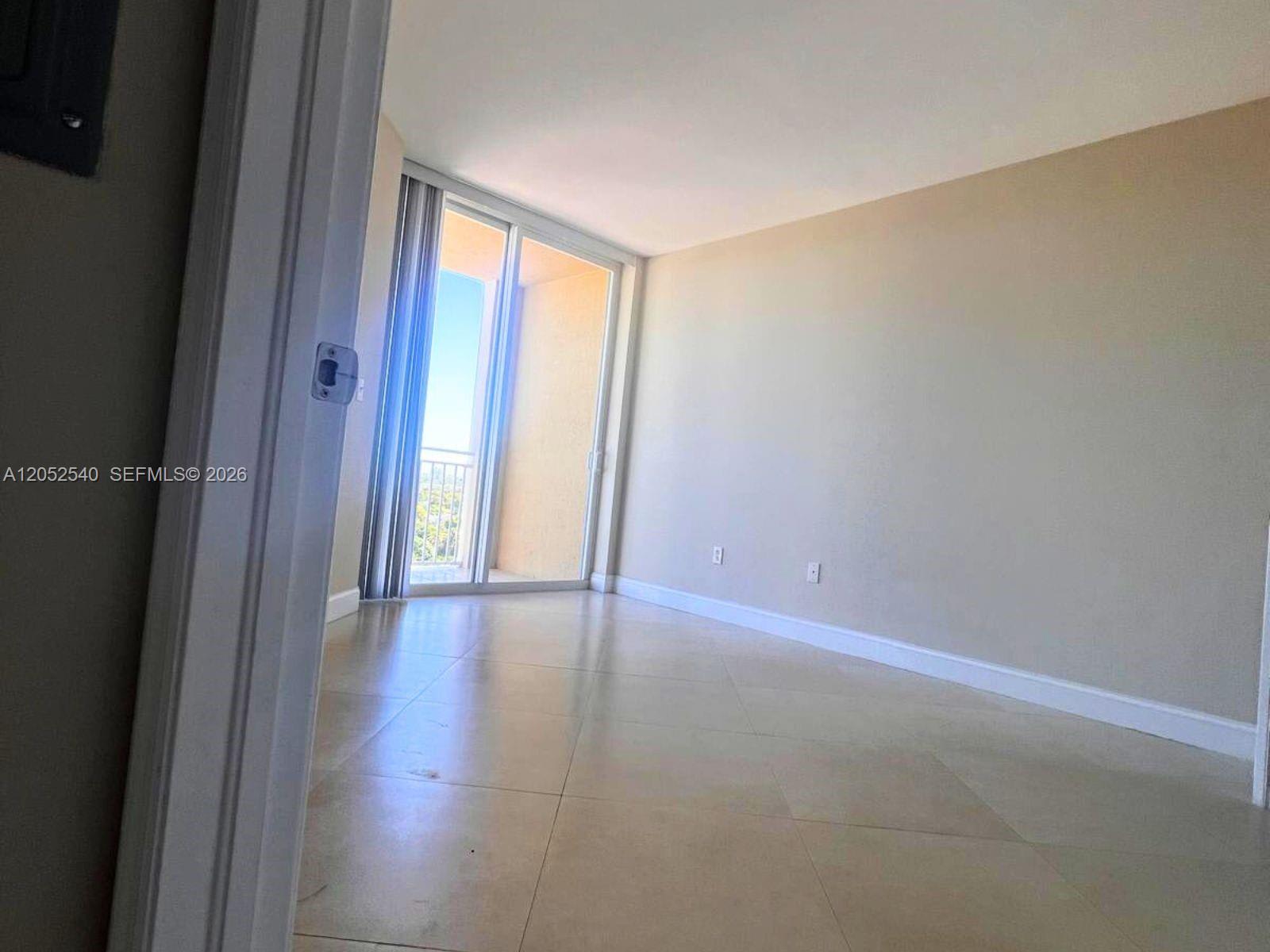 2425 Southwest 27Th Avenue – photo 4