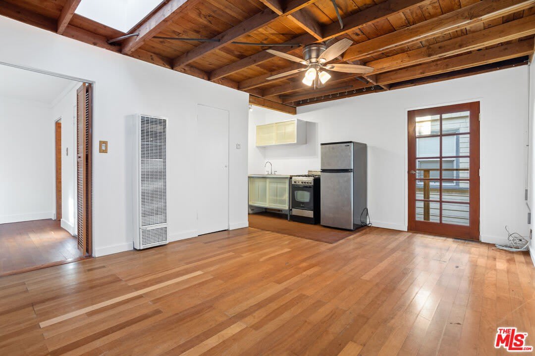 24 Westminster Ave – photo 2