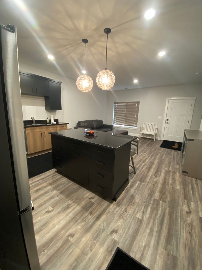 Fully Furnished 2BR, 2.5 Bathroom Townhome With attached 2 car Garage – photo 5