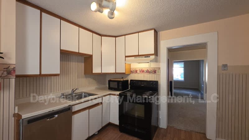 912 9th Street North – photo 2