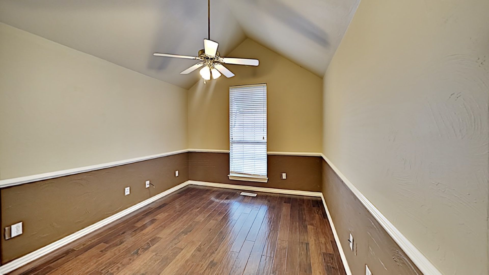 Spacious and Beautiful 4 bedroom 2 bath home located in NW OKC – photo 5