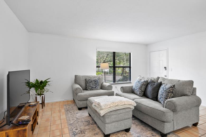 4649 Summerwind Dr – photo 4