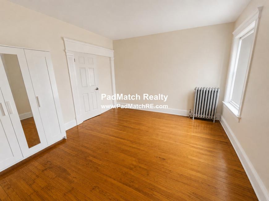 106 Strathmore Rd. – photo 4