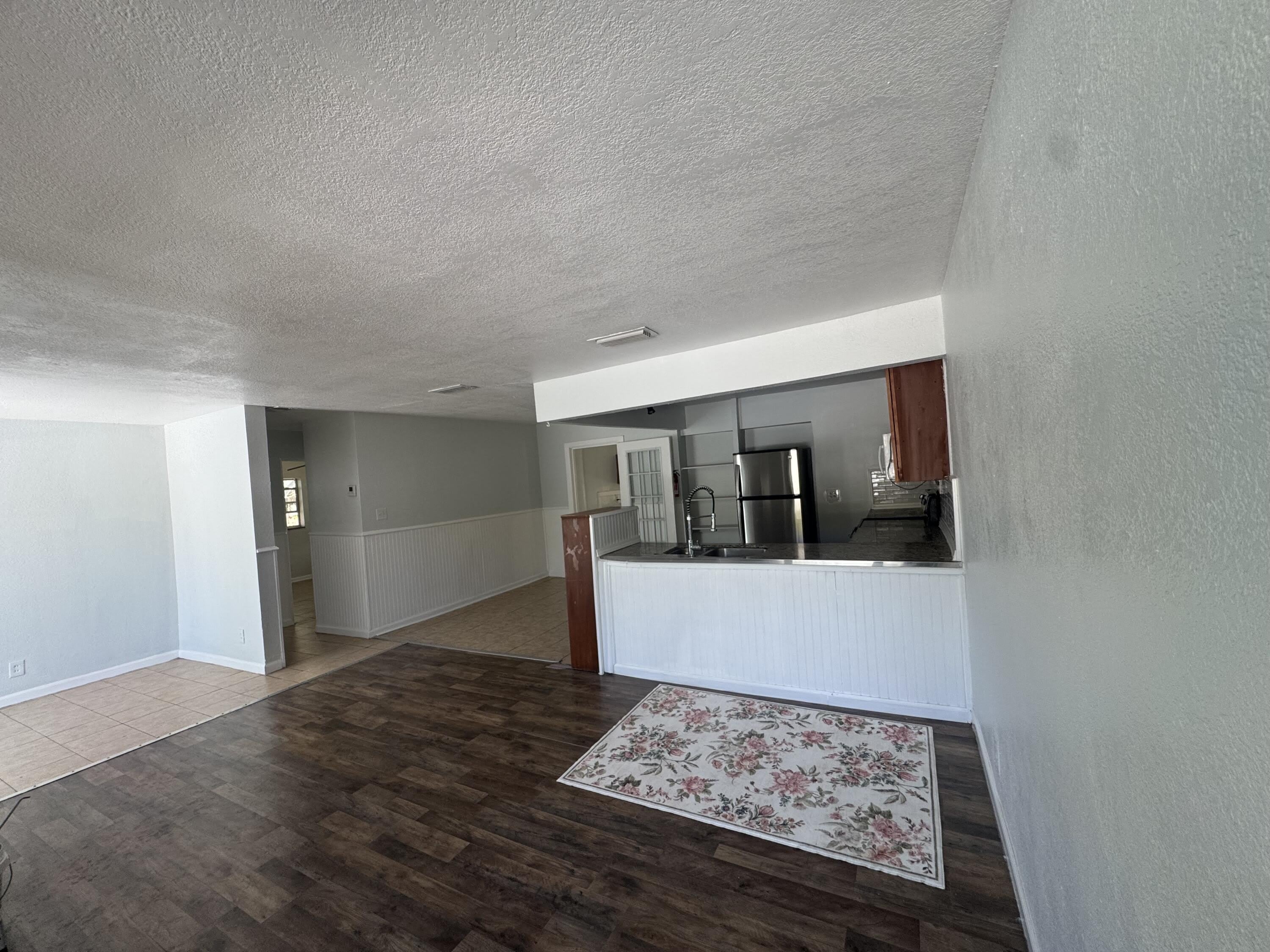 6101 NE 4TH Avenue – photo 2