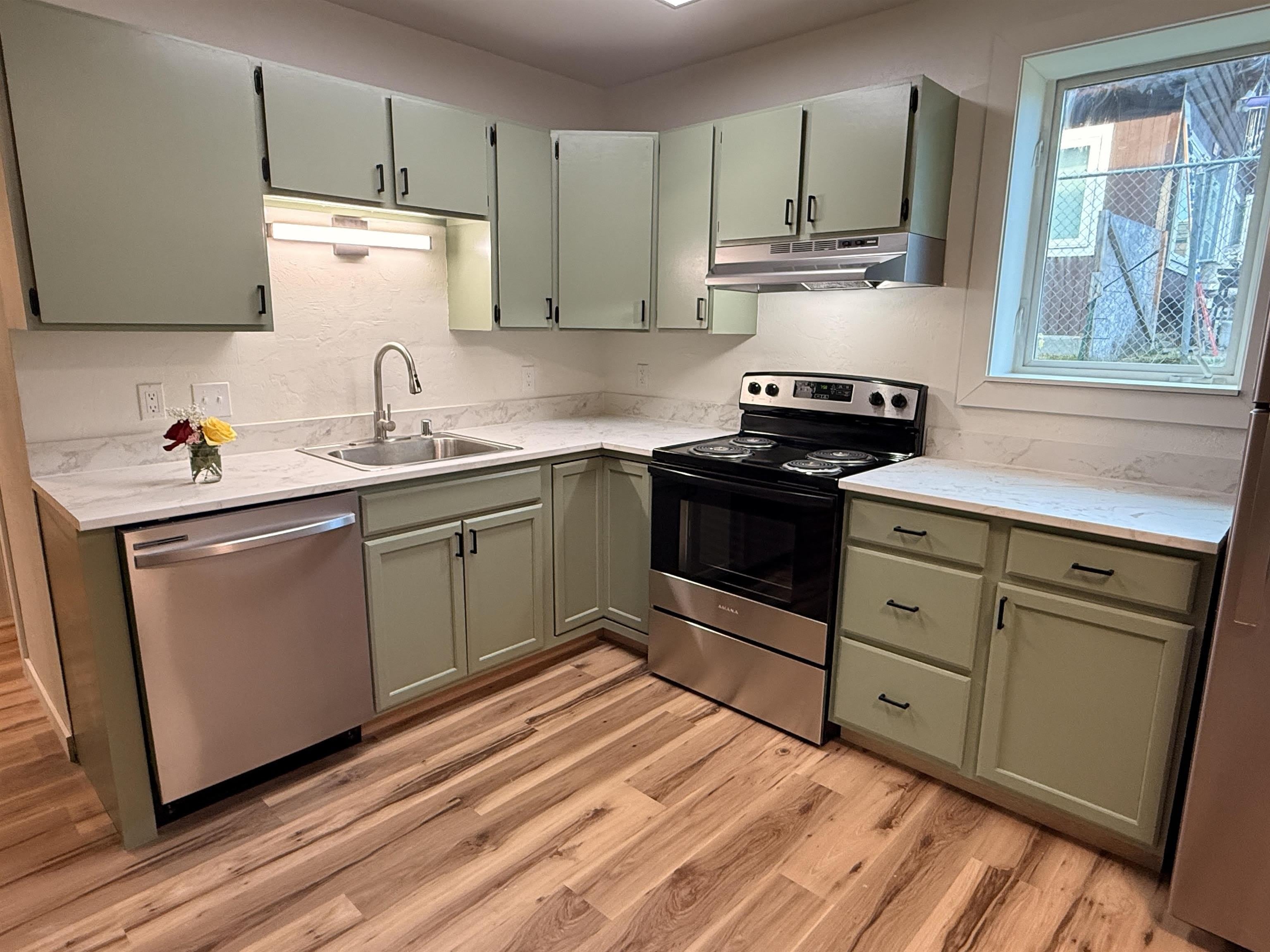 2618 TURNER STREET – photo 2