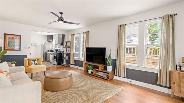 210 S OAK Street – photo 4