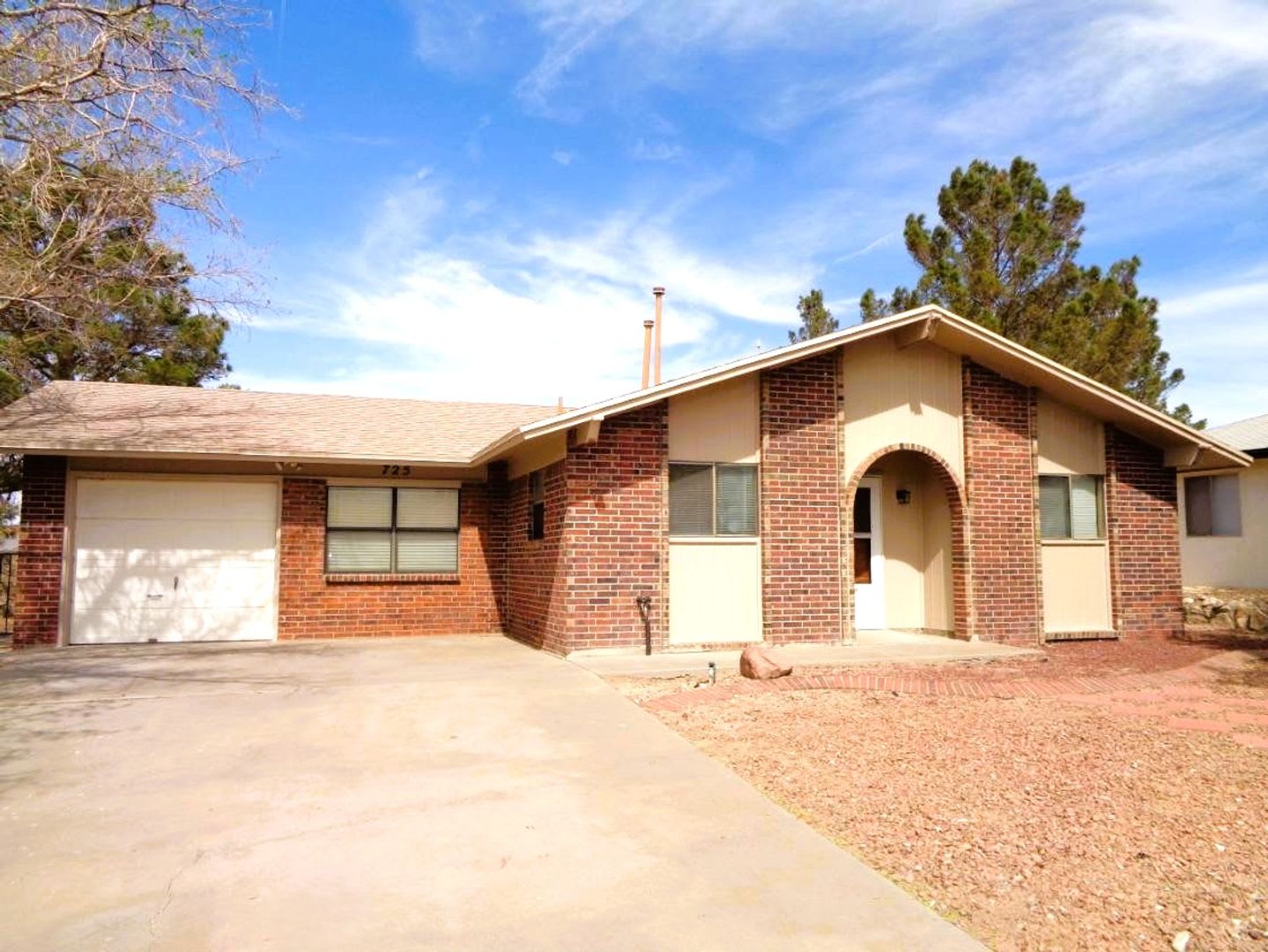 Adorable Single Level Westside Home With Refrigerated Air Located In Quiet Well Established Neighborhood – photo 1