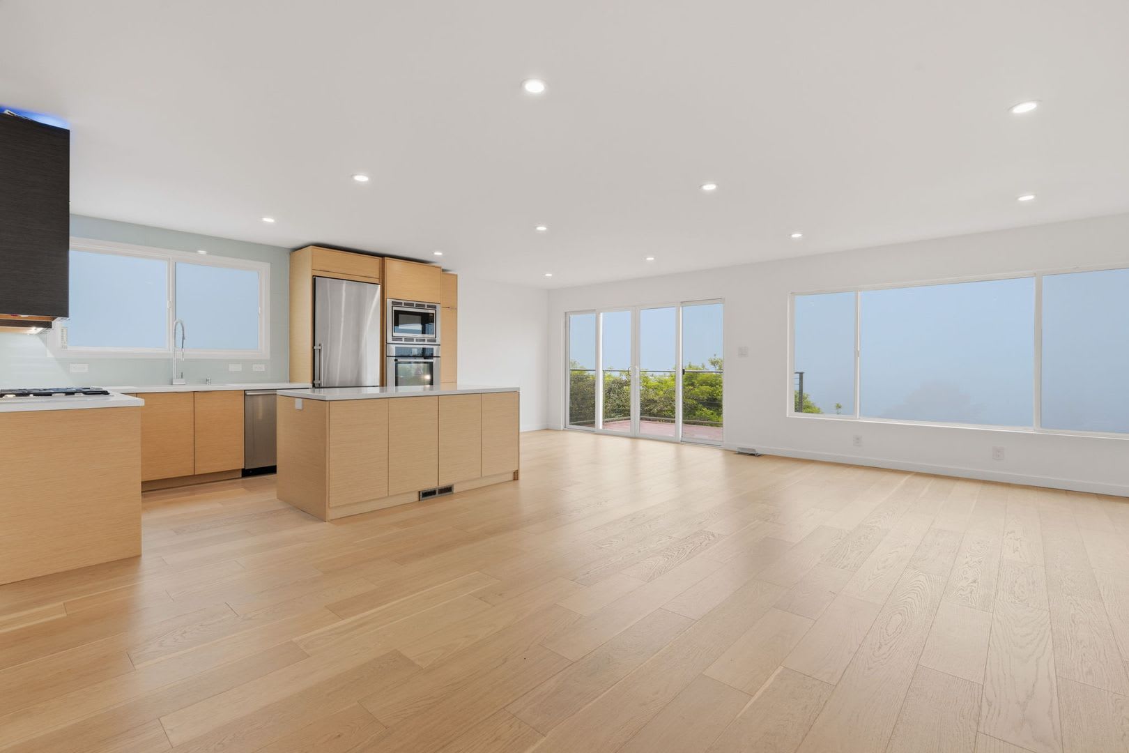 3 Bed + Office, 2 Bath Updated Twin Peaks Home – photo 4