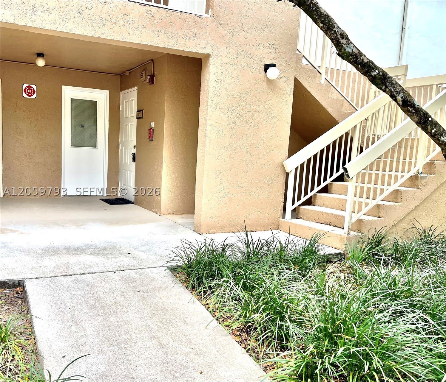 9755 Westview Dr – photo 3