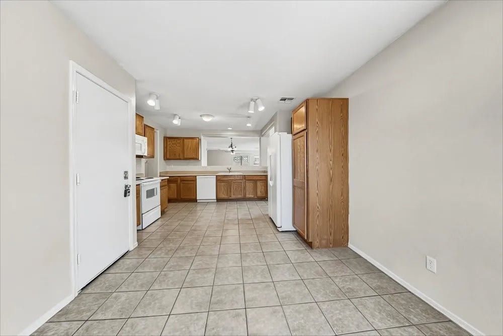43892 W Cowpath Rd – photo 3