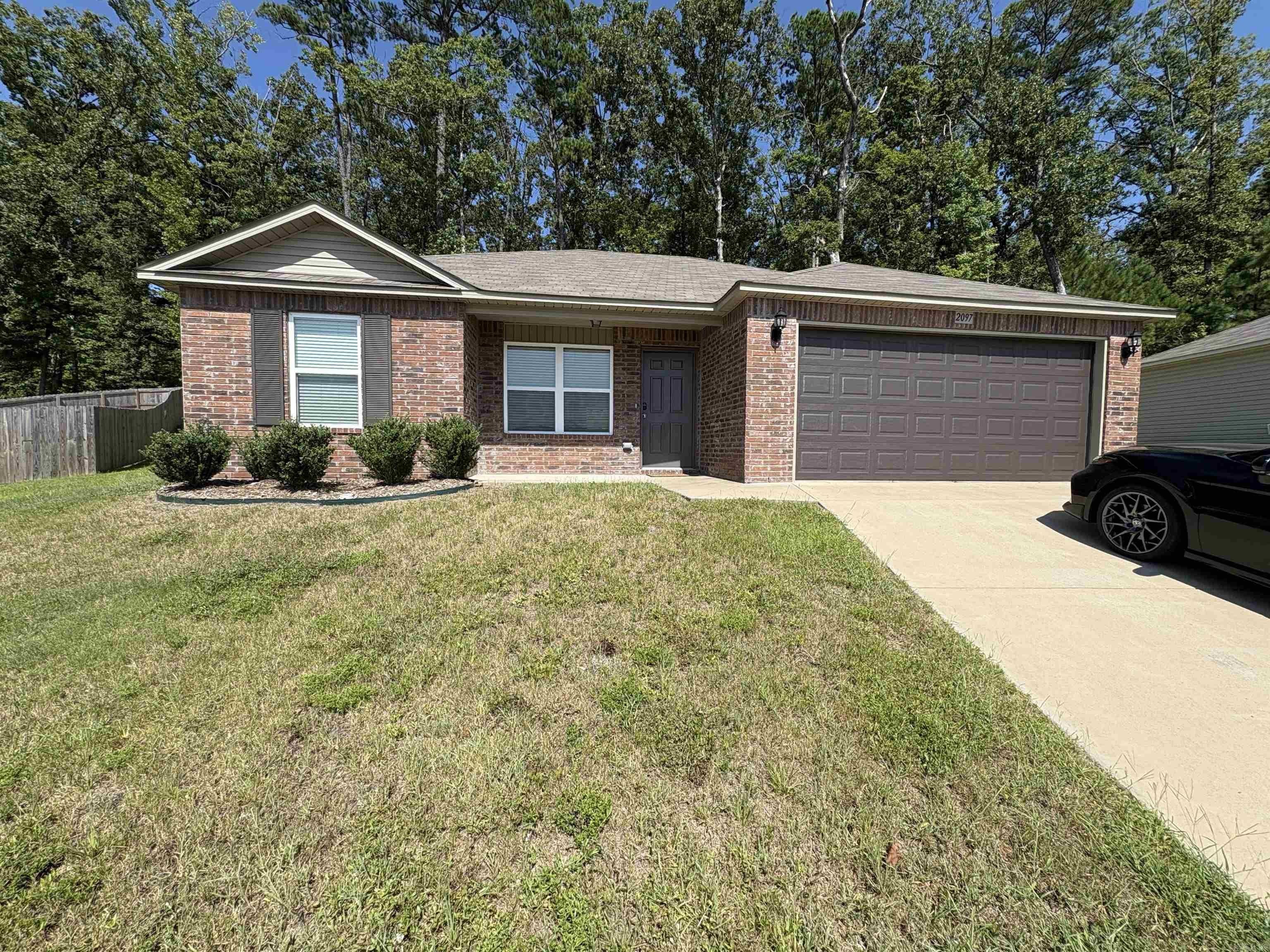 2097 Bentwood Drive – photo 1