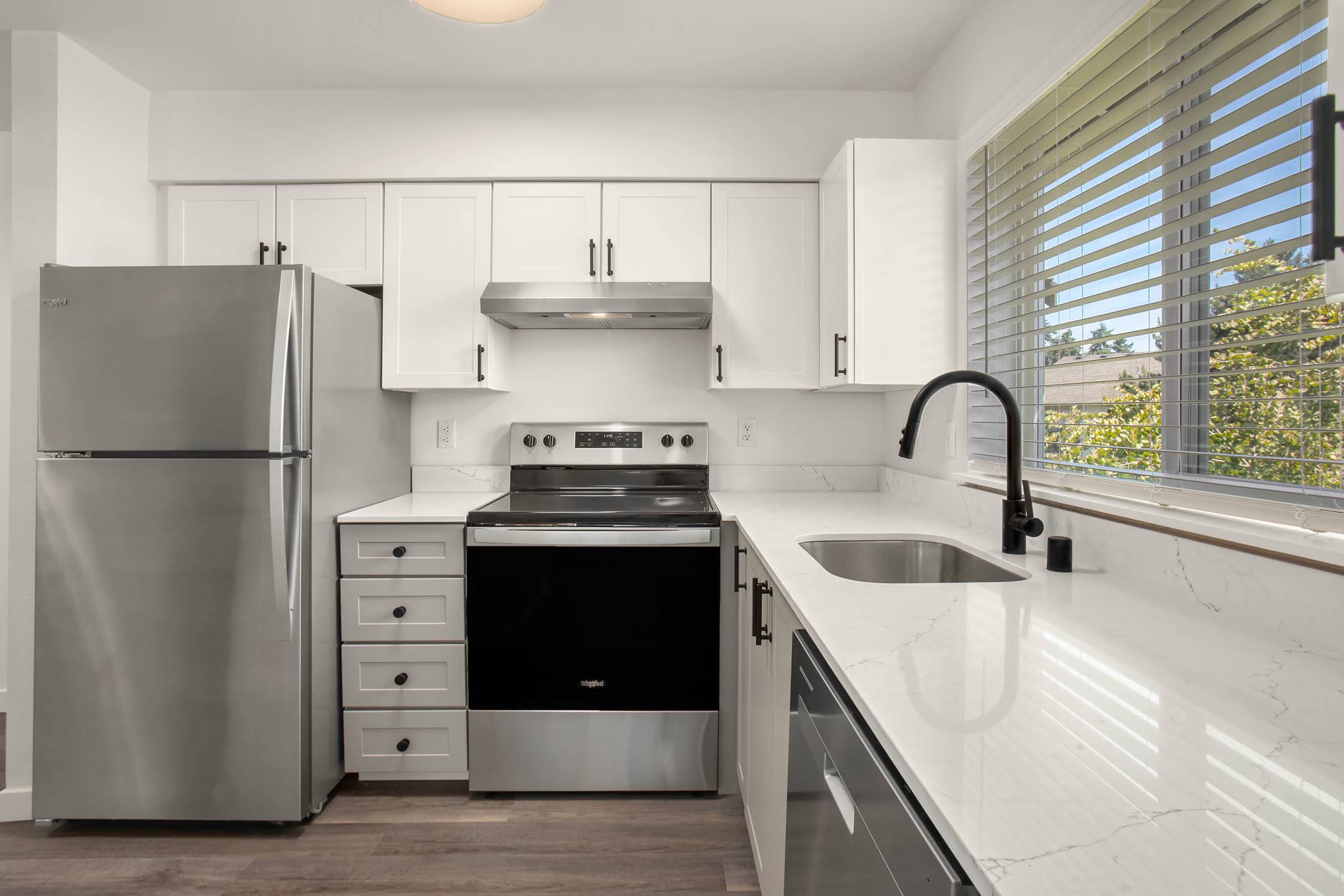 Brant Apartments – photo 3