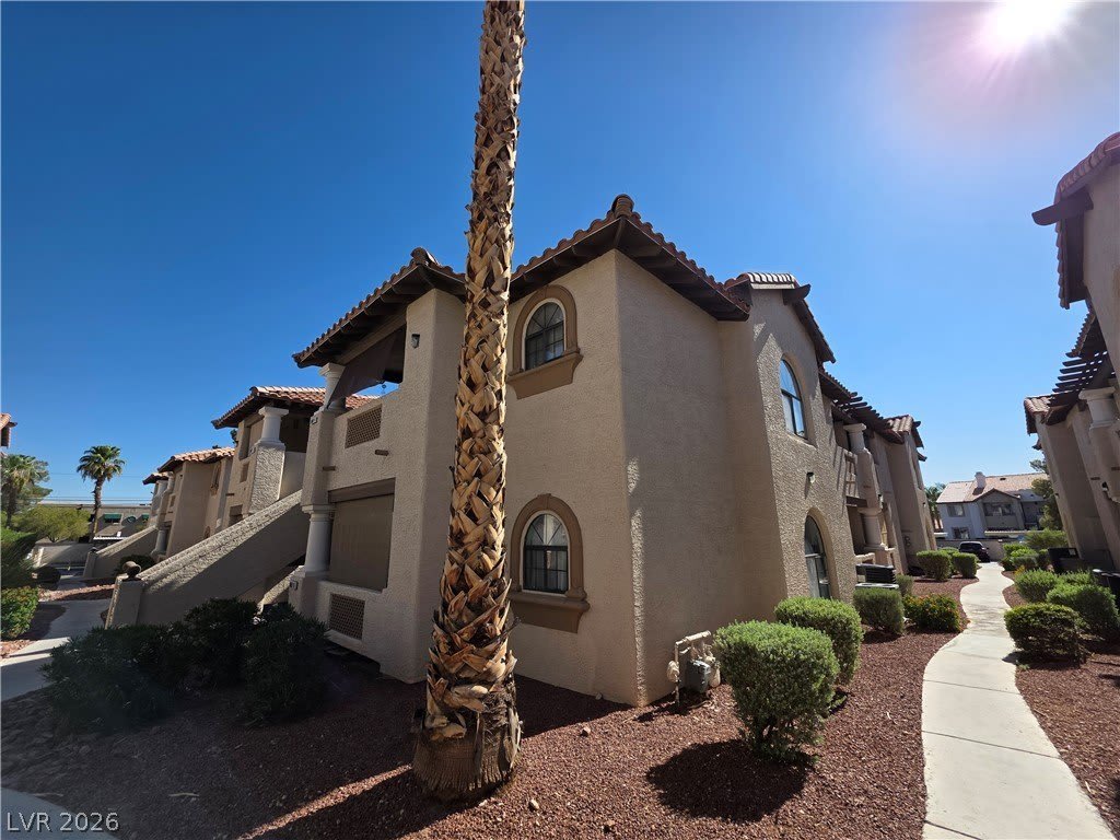 1407 Santa Margarita Street – photo 5