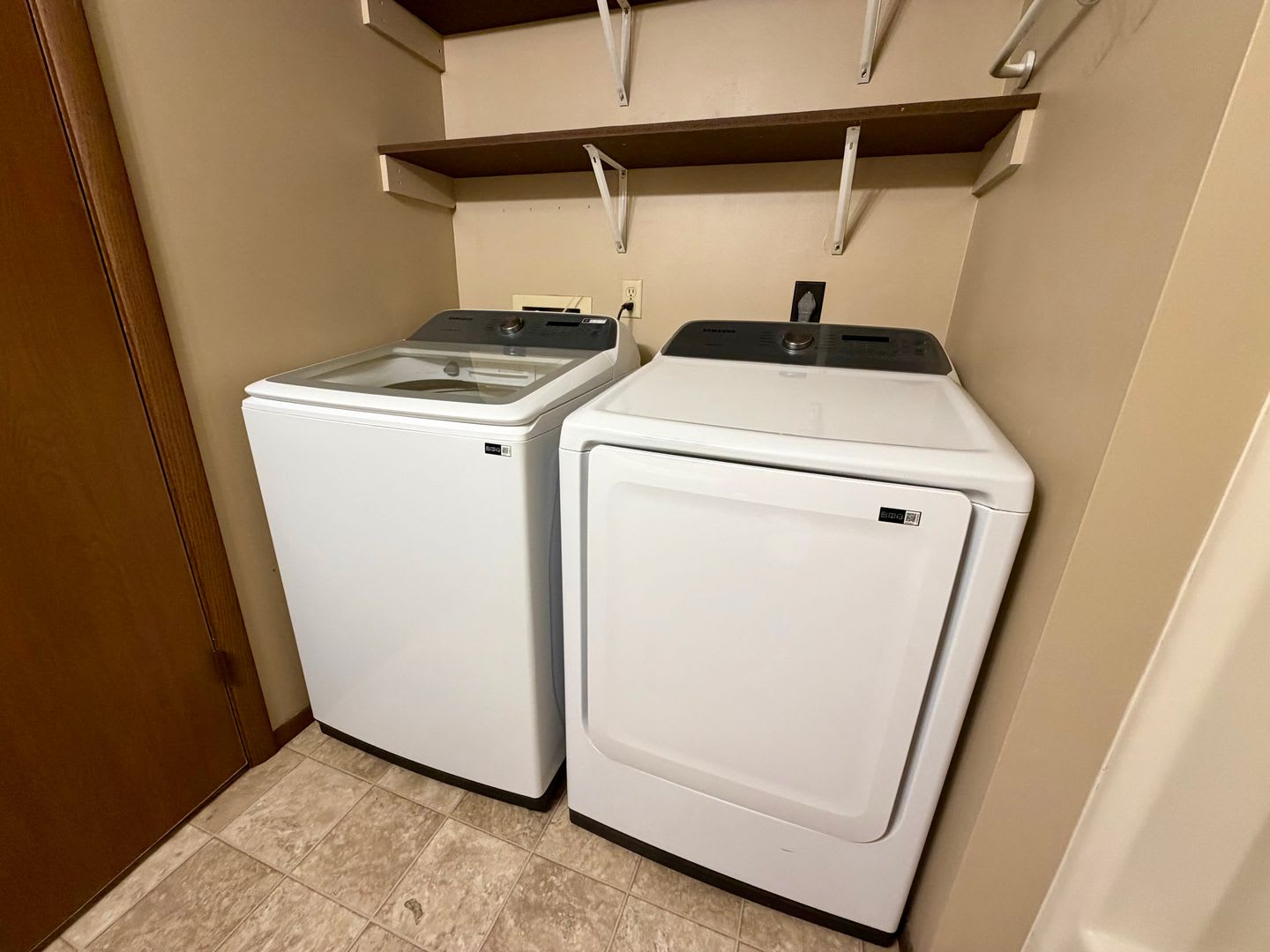 2 Bed 1 Bath Ground Level Duplex – photo 3
