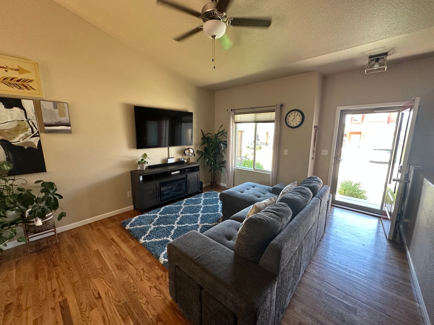 Pristine 3 bed 3 Bath Home In Meridian Ranch – photo 4