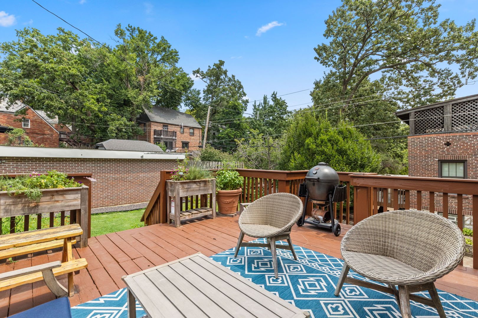 Elegant 4Br Home In University City Spacious Layout Prime Location – photo 3