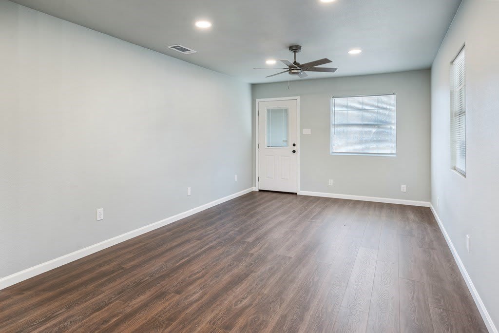 208 N Coleman – photo 5