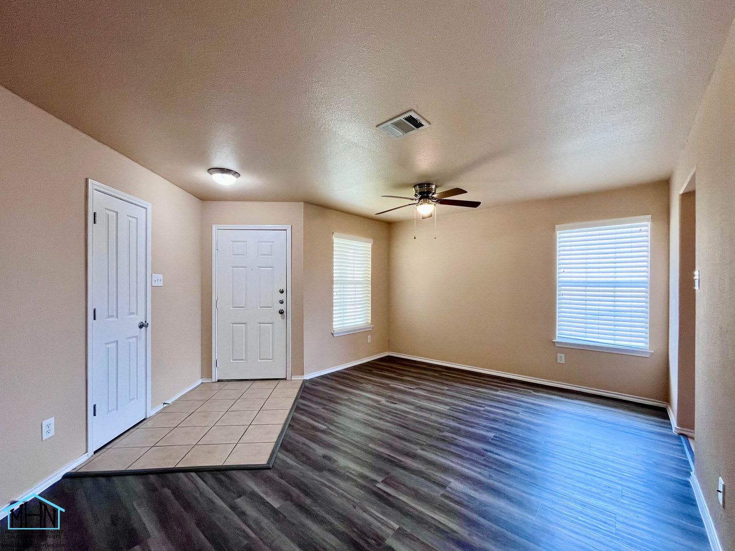 Charming One Story 3-Bedroom 2-Bath Home with Spacious Backyard near FT Sam and Randolph AFB! – photo 5
