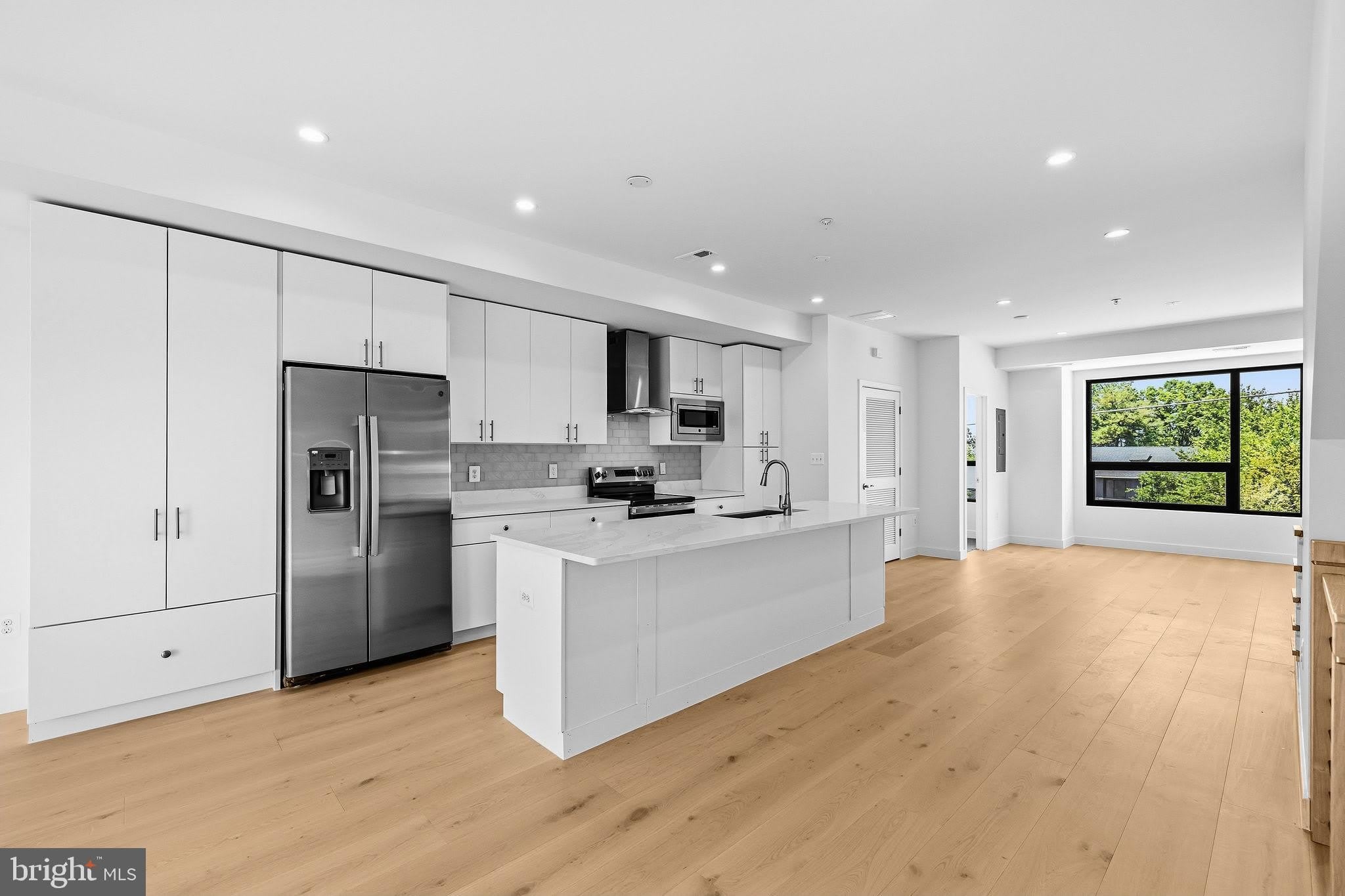2530 B ELVANS Road SE – photo 2