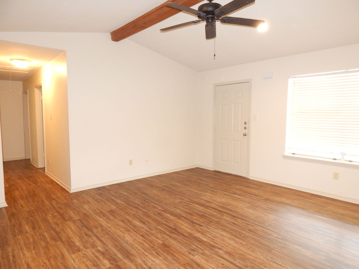Whitehouse ISD! Lovely 3 Bedroom, 2 Bath Home – photo 3