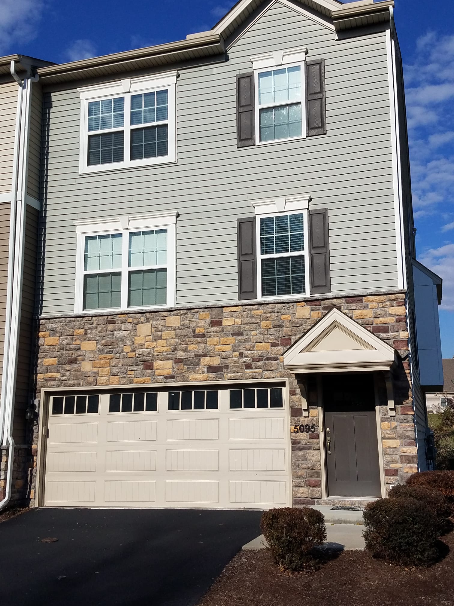 5095 Winthrop Avenue – photo 1
