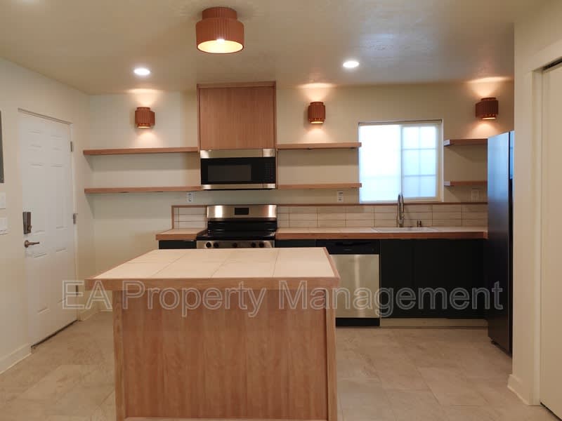 2613 San Pablo St NE – photo 4
