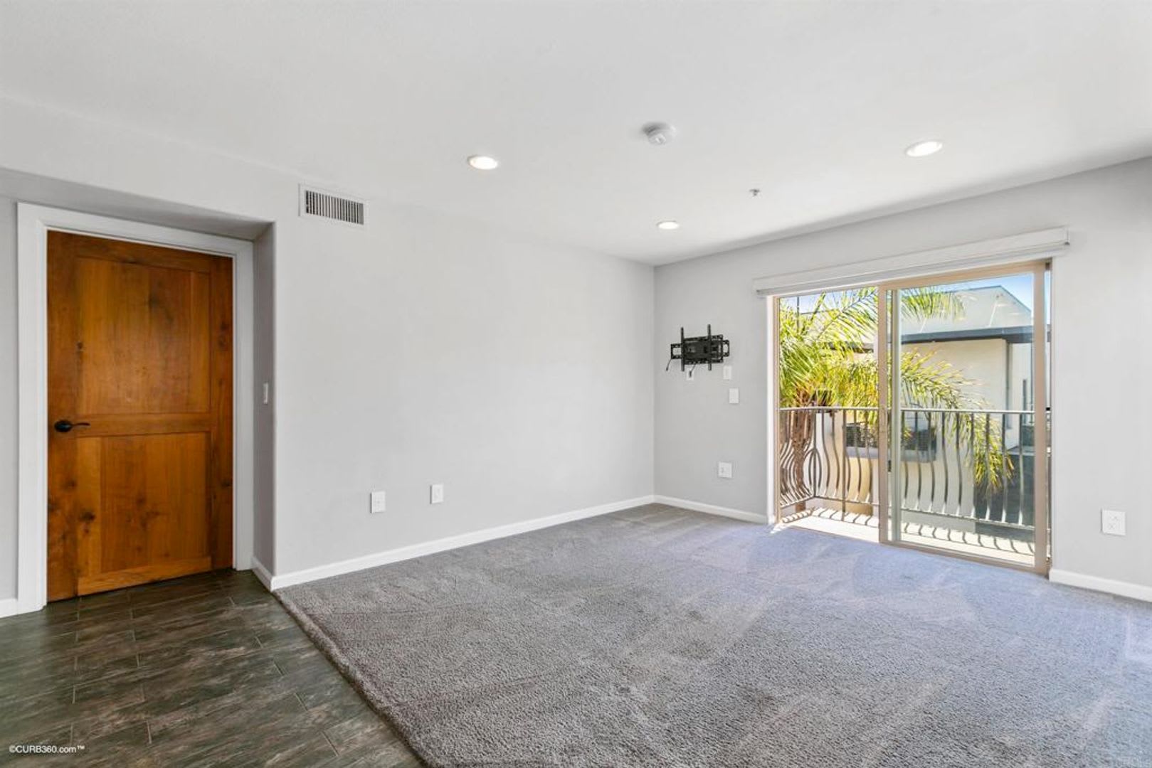2 Bed 2 Bath Little Italy Condo – photo 3