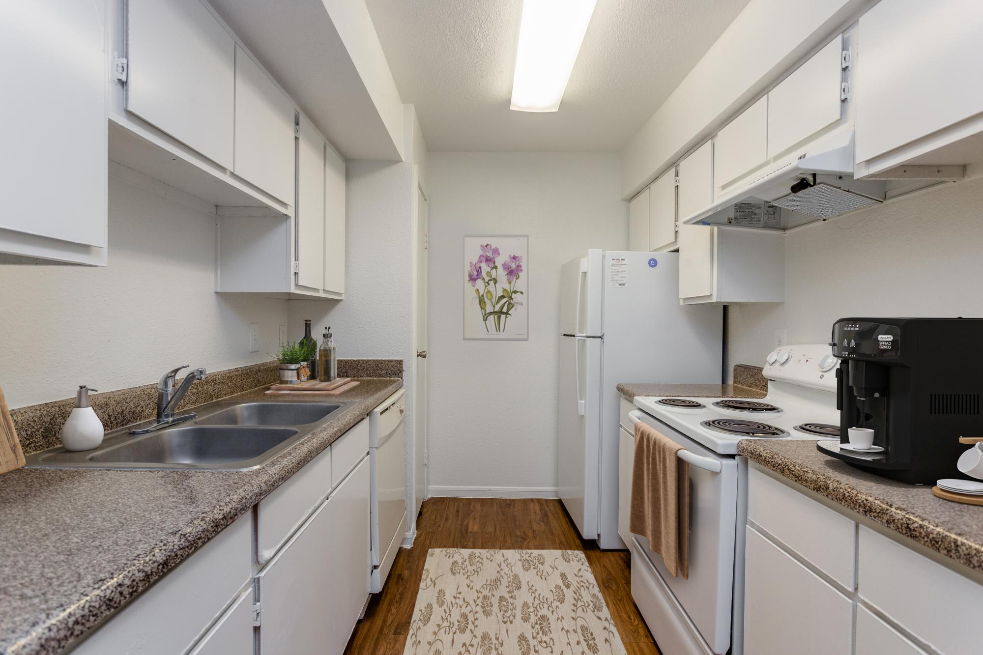 Foxwood Apartments – photo 3