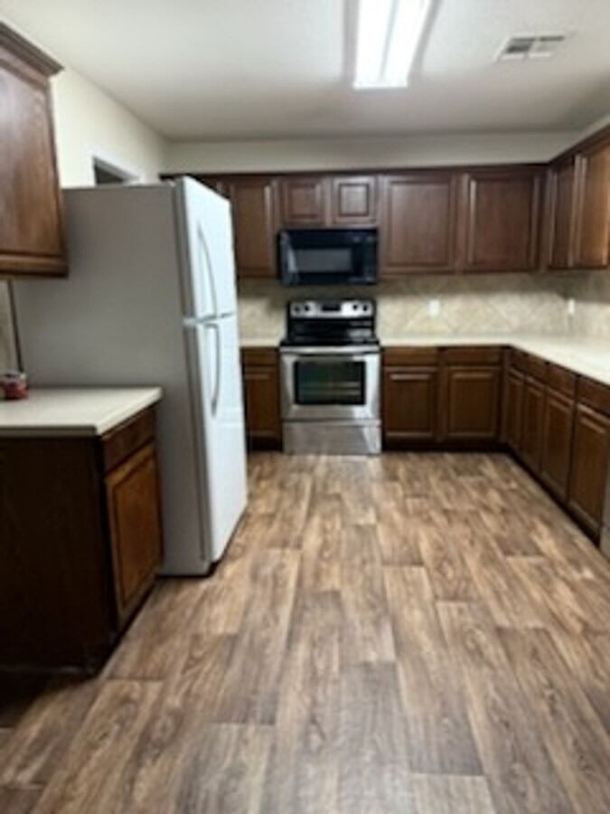2201 Riley Dr – photo 2