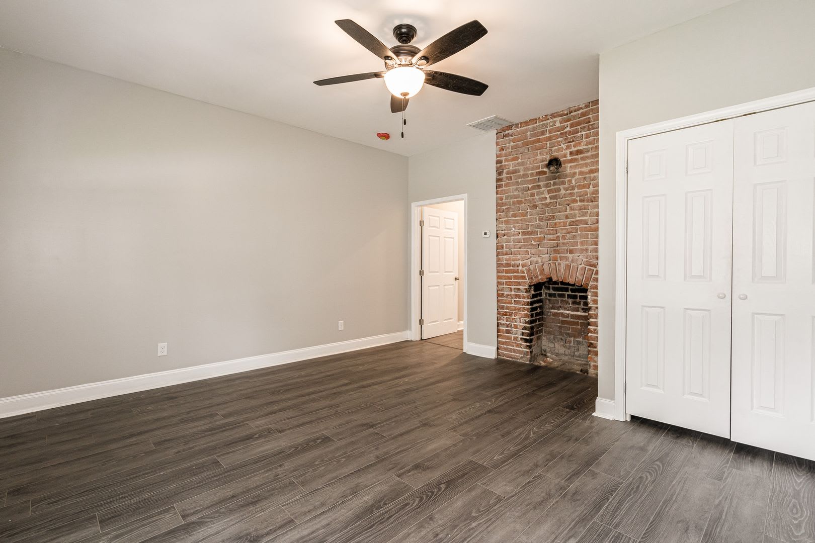 Charming 4 Bedroom For Rent – photo 4