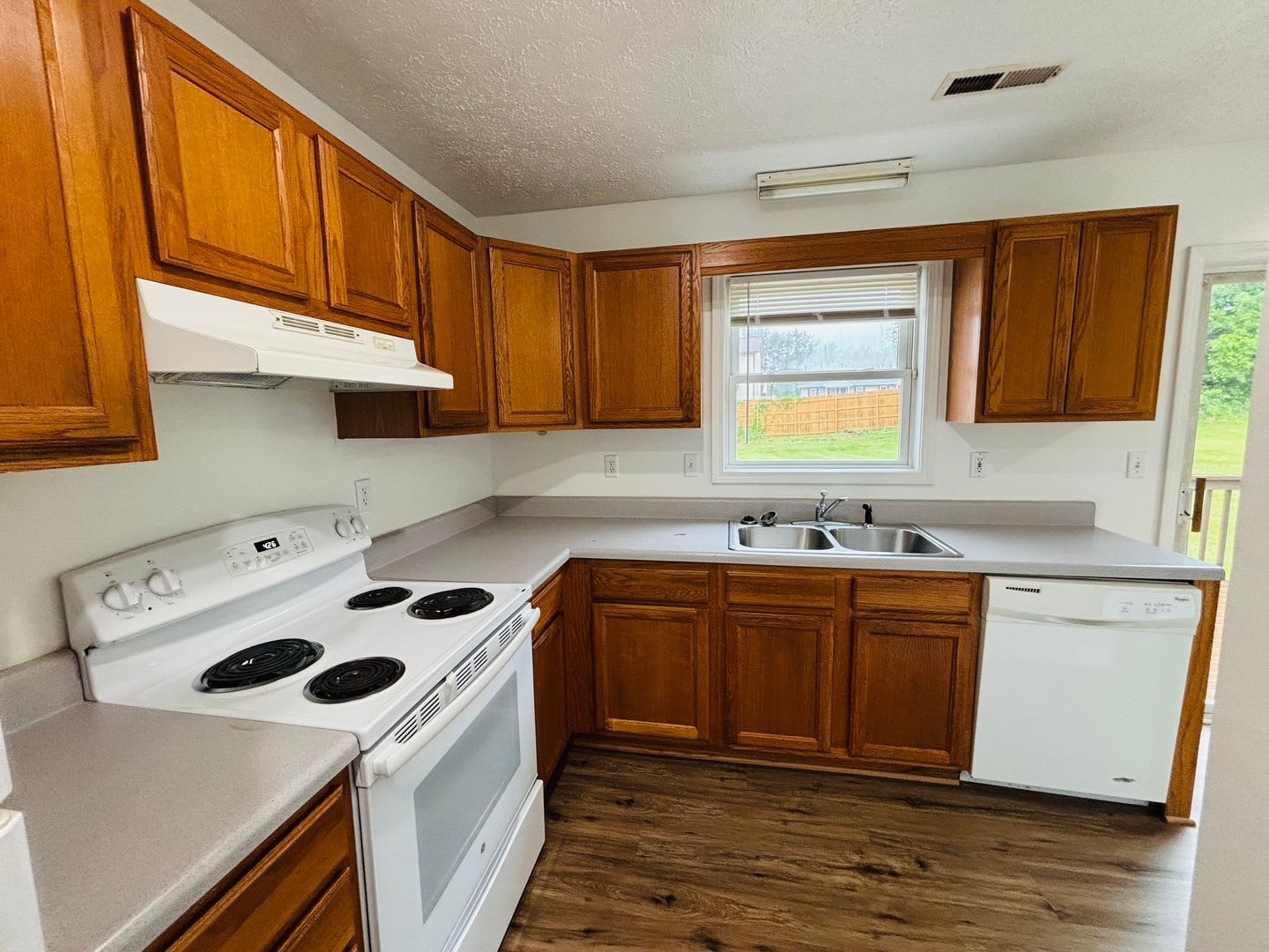 2 Bedroom, 1.5 Bathroom Duplex – photo 3