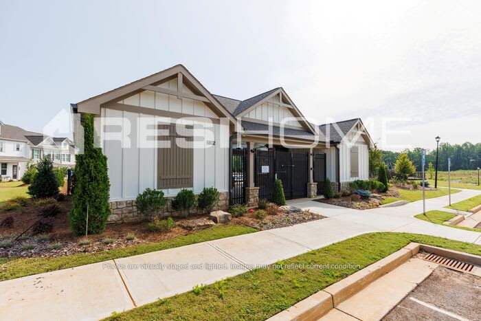 7409 Eaveswell Street – photo 5