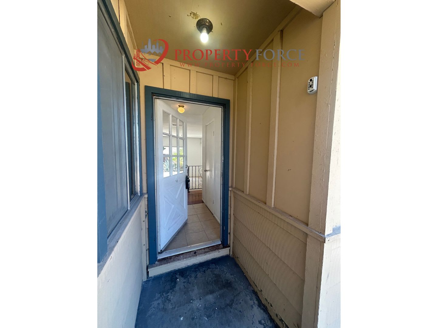 2085 Ashwood – photo 3