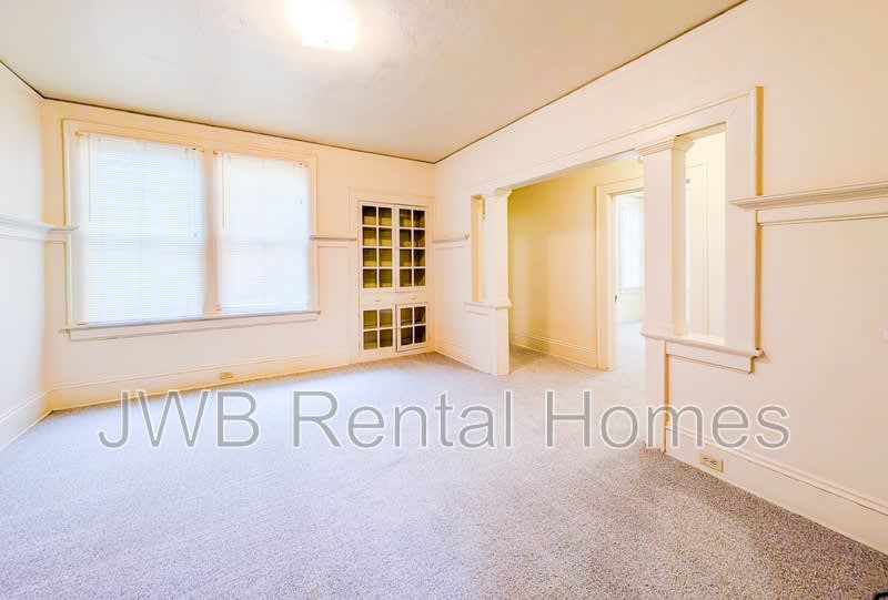 2309 College St – photo 4