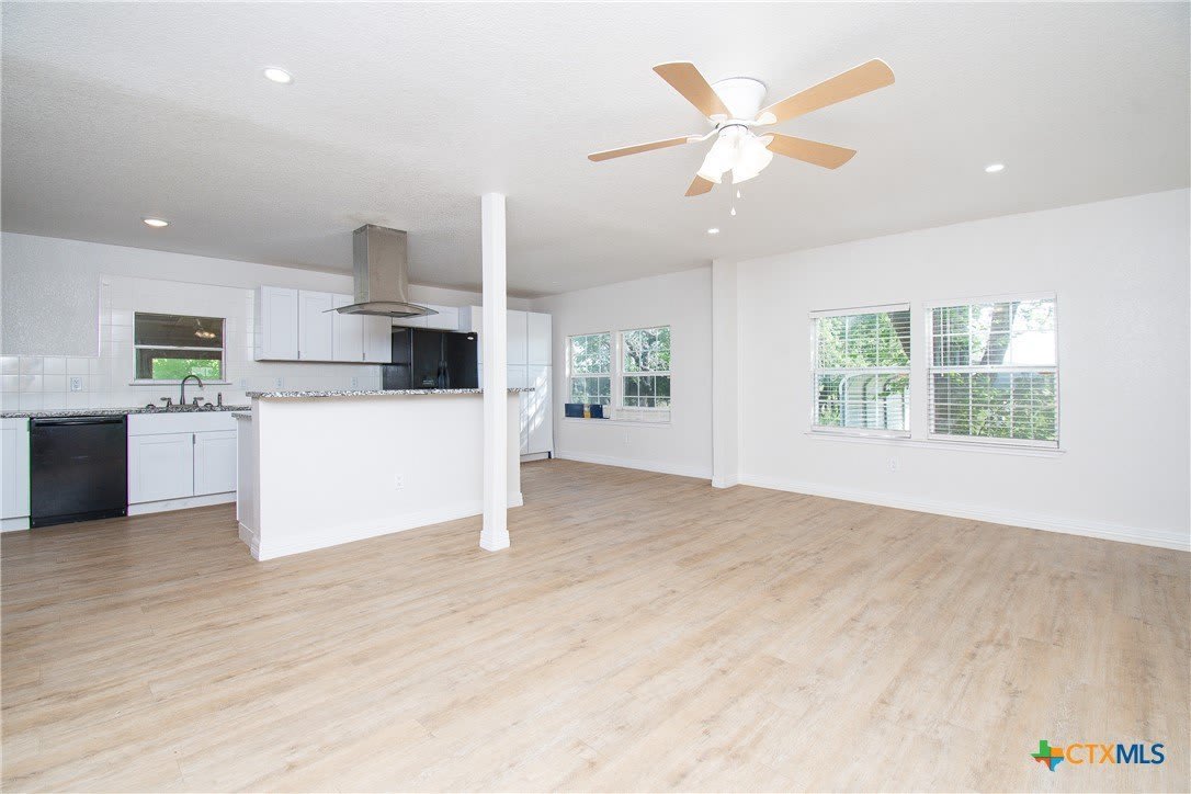 199 Apache Springs Road – photo 3