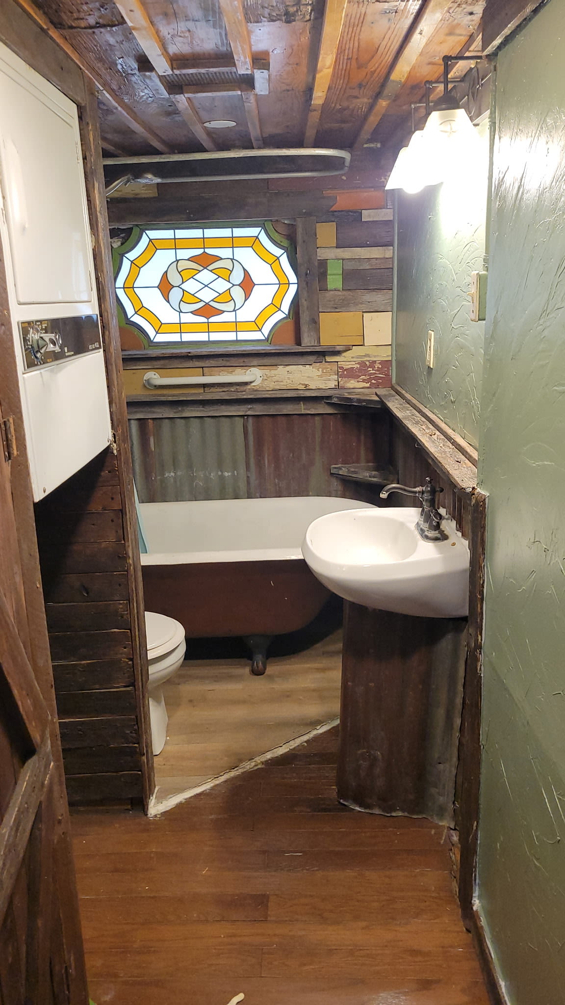 740 W College St – photo 2
