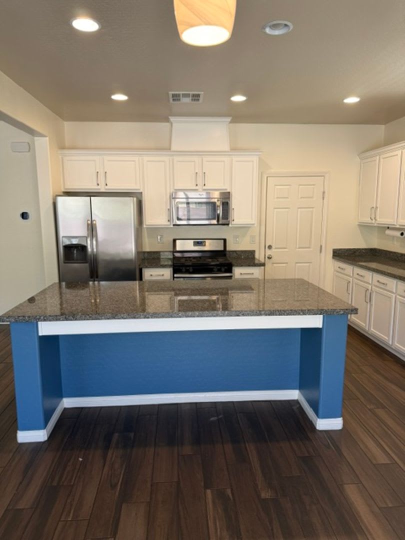3 Bed Located in Gated Community – photo 3