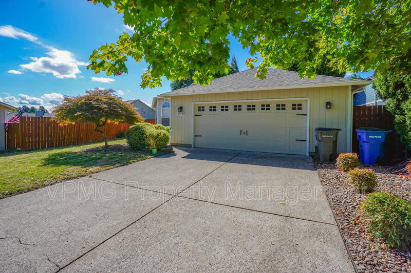13119 NE 89th St – photo 3
