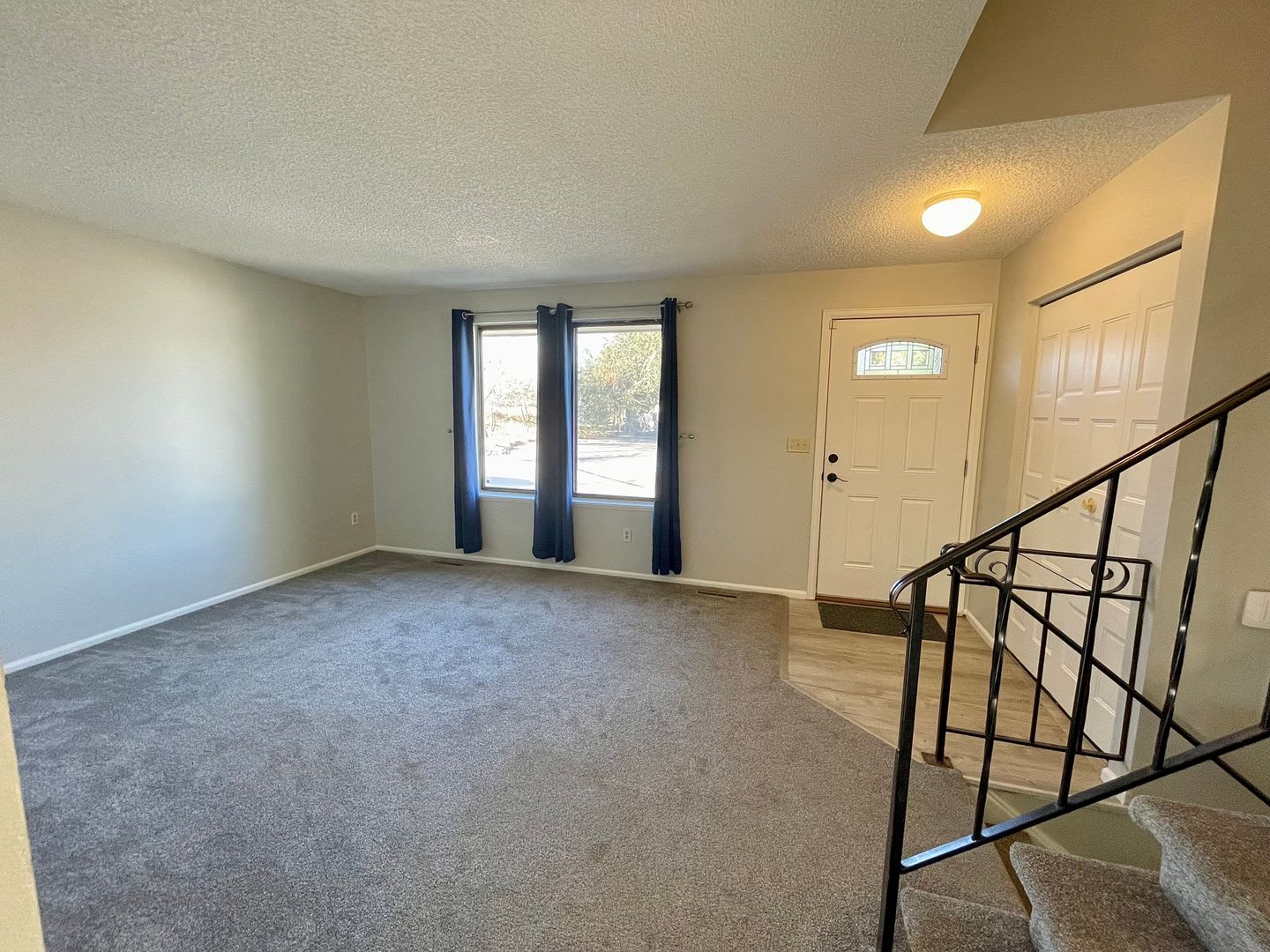 Beautifully updated 3 bedroom 2 bath home in Greeley! – photo 3